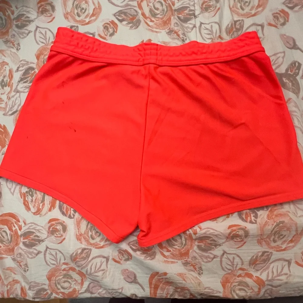 Women's The North Face Neon Orange 3" Inseam Running Shorts - Picture 4 of 9